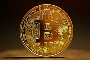 Bitcoin Strengthens Vs. Gold, Analyst Sees ‘Higher Than Expected’ Returns