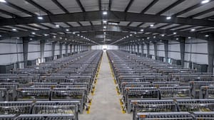 Bitcoin Mining Giant Abandons Full-Hold Strategy, Unloads $40M In Crypto