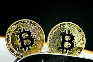 Bitcoin Weak Hands Exit While Smart Money Loads Up –  Is A Breakout Near?